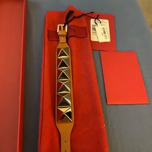 Valentino Garavani Large Stud Bracelet🤩❤️